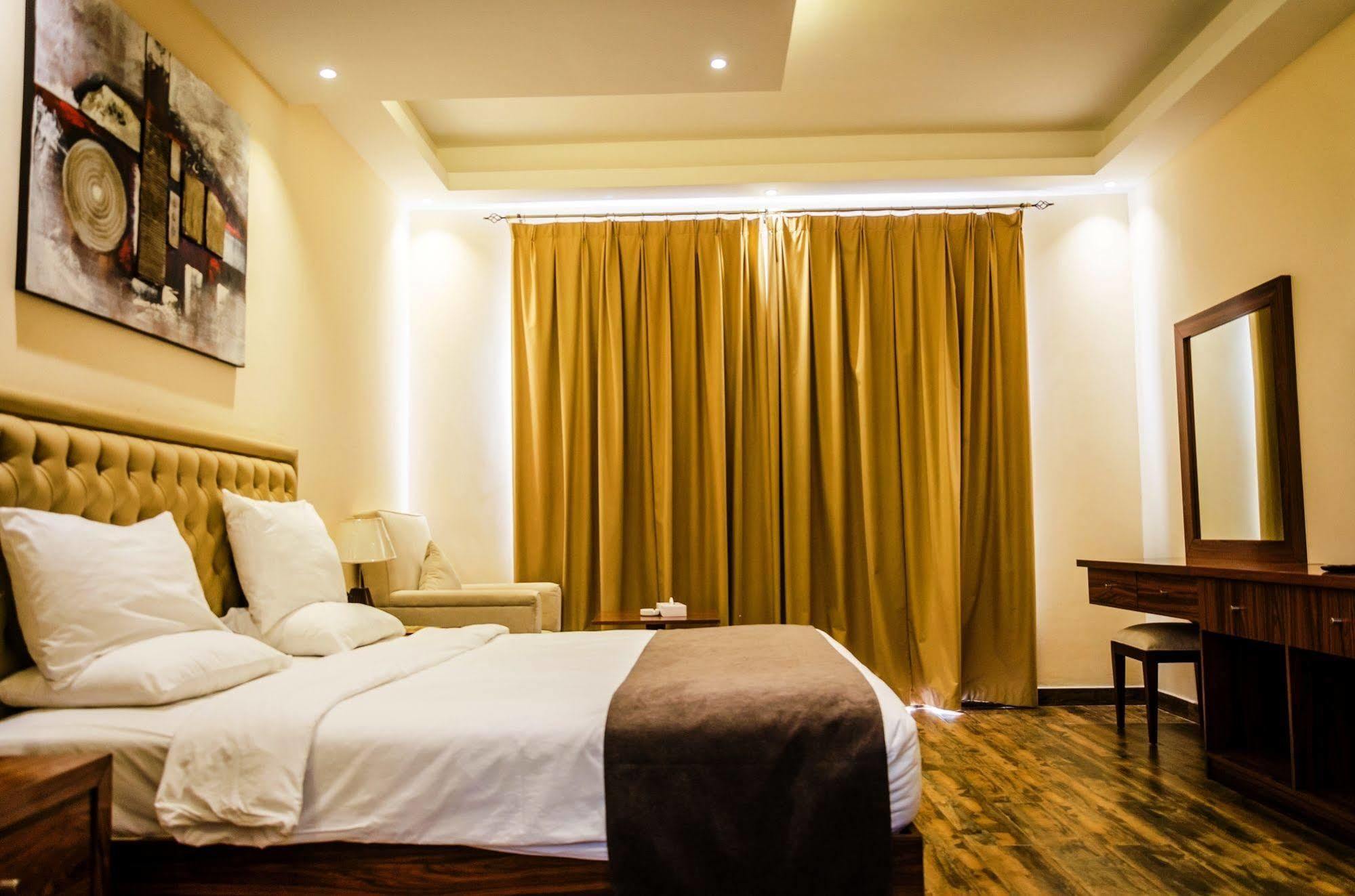 Royal Residence Hotel & Spa Umm al-Quwain Exterior foto